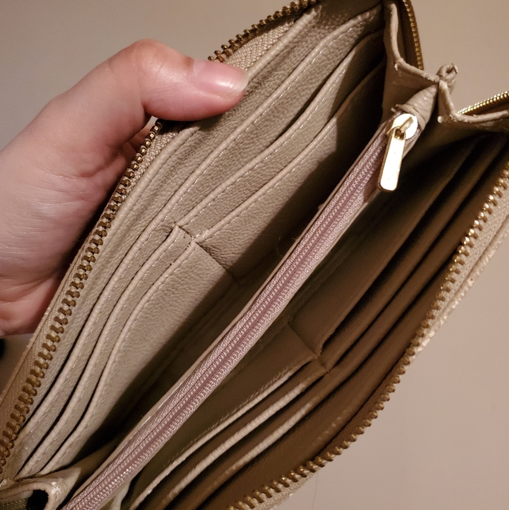 Wallet - Picture 2 of 6